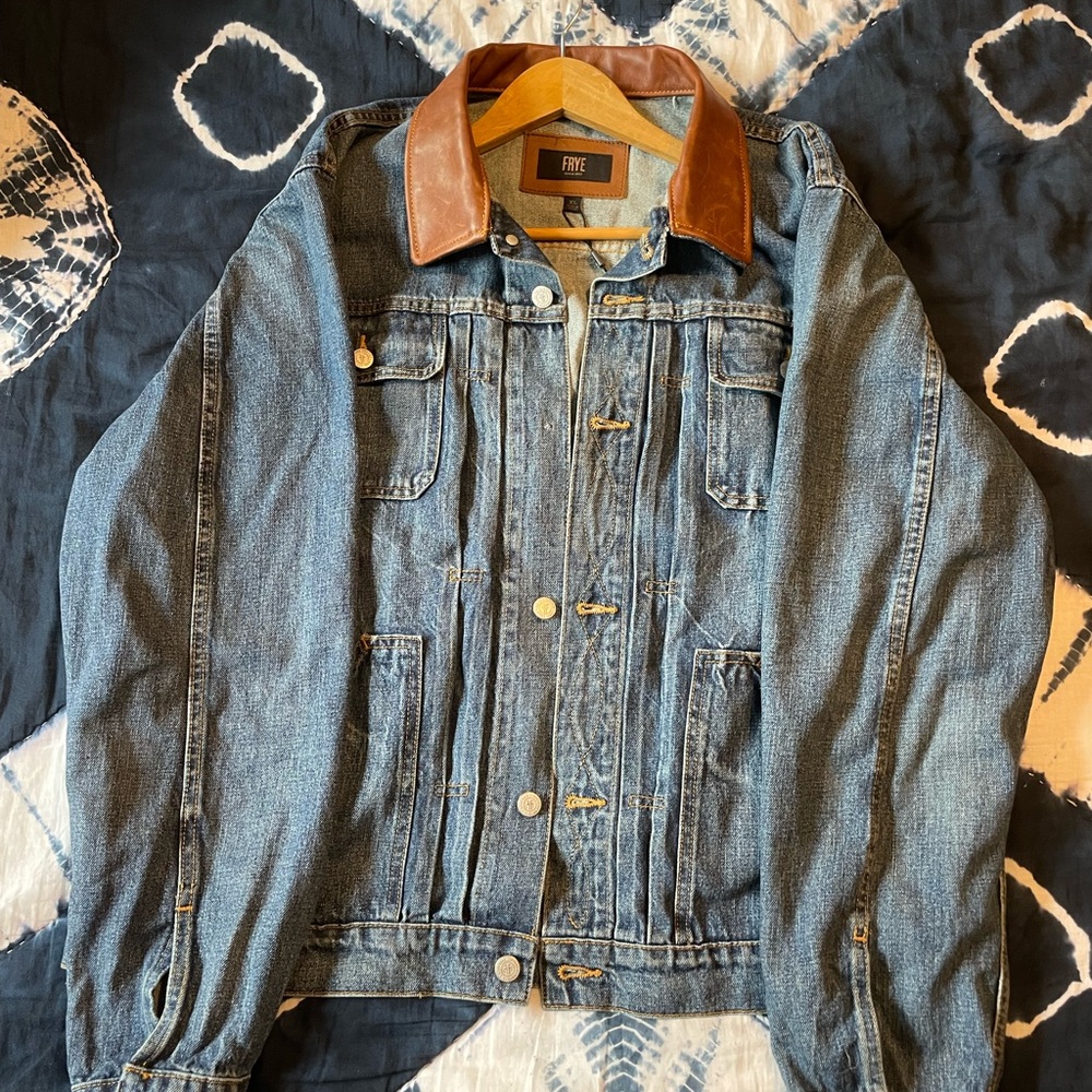 NWT Authentic Frye Jean jacket with leather collar